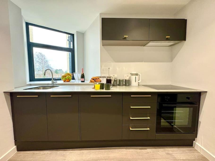 Massive 3 Bedroom - Ground Floor - Near The Beach! Bournemouth Kültér fotó